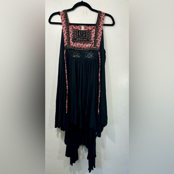Free People-embroidered tunic dress with crocheted details.Size XS - Picture 4 of 11
